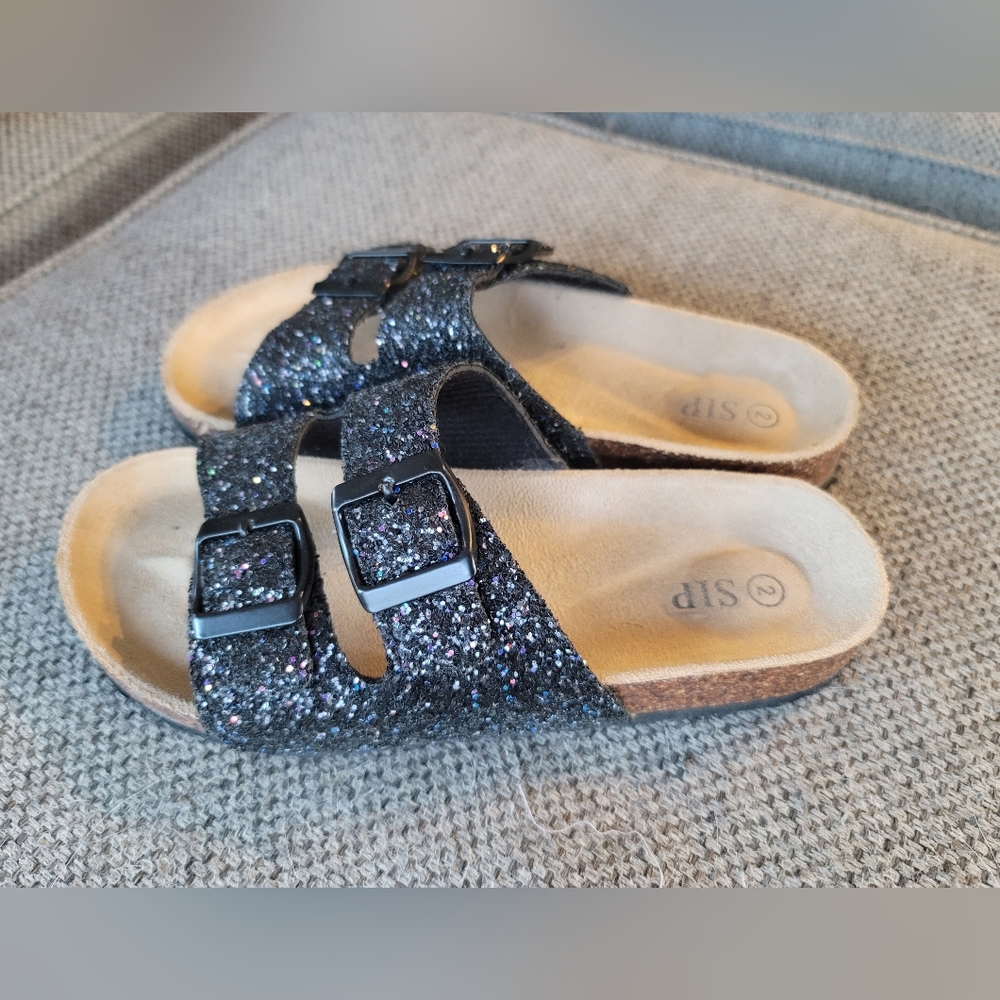 Girls size 2 sparkle slide shoes